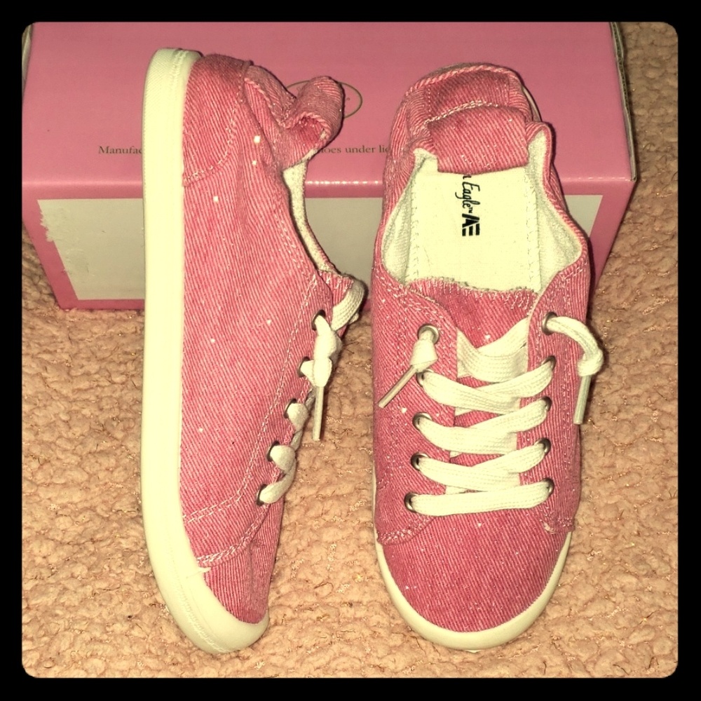 American Eagle Low Cut Pink Sneakers